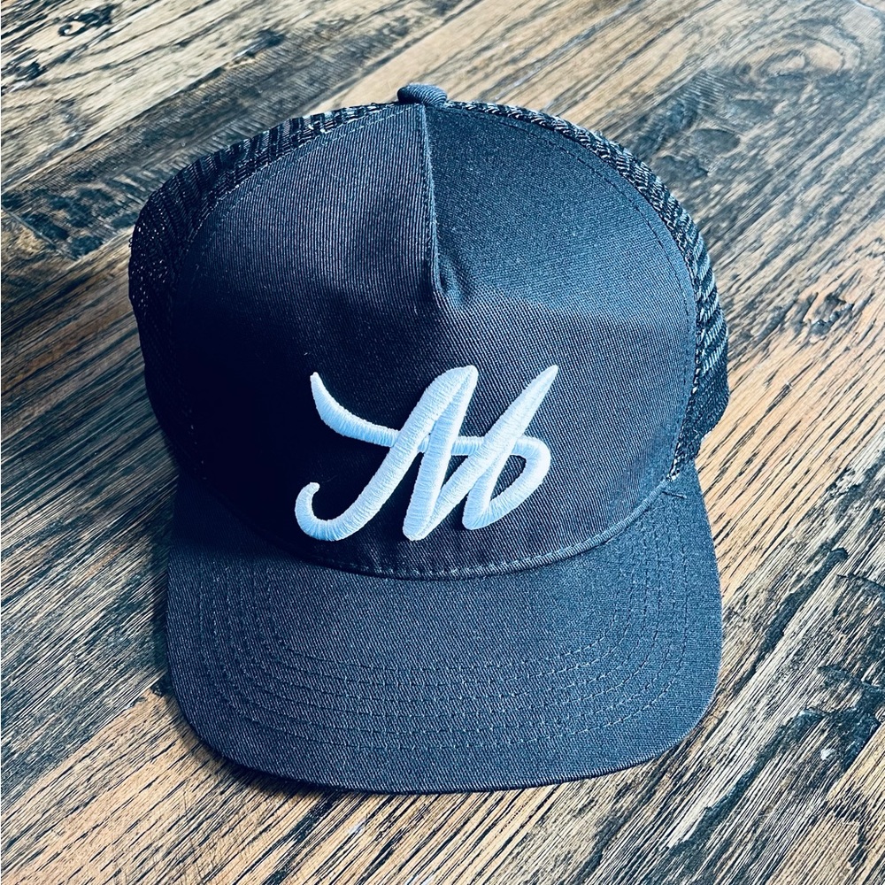 Black adjustable Marisa hat